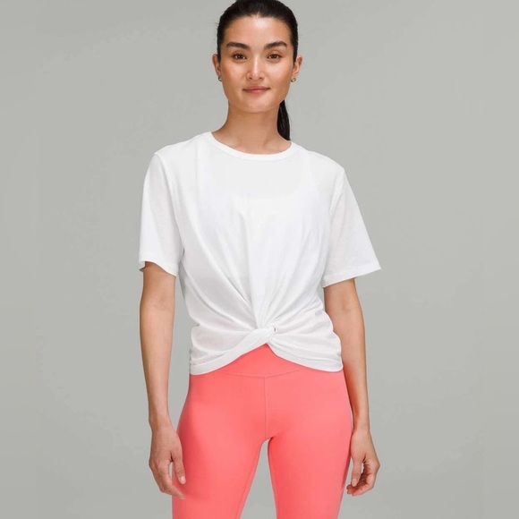 Lululemon Crescent Tee Size  White Short Sleeve (Chest-41'') - Picture 1 of 4